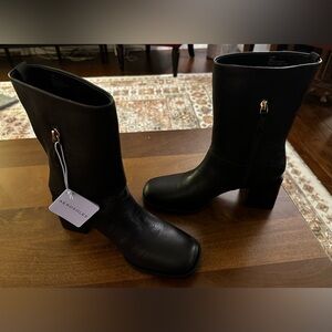 NWT: AEROSOLES Sleek Black Heeled Boots